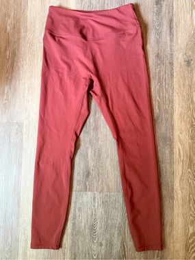 High-Waist burgundy Leggings. Women medium
